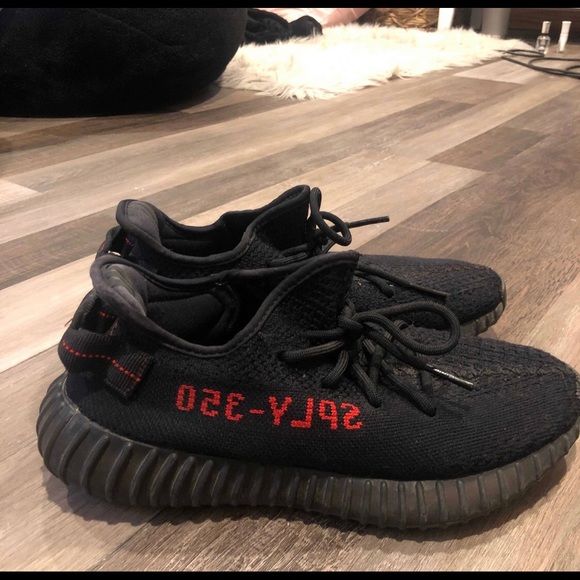 Yeezy Boost 350 V2 ‘Bred’ - Picture 2 of 4